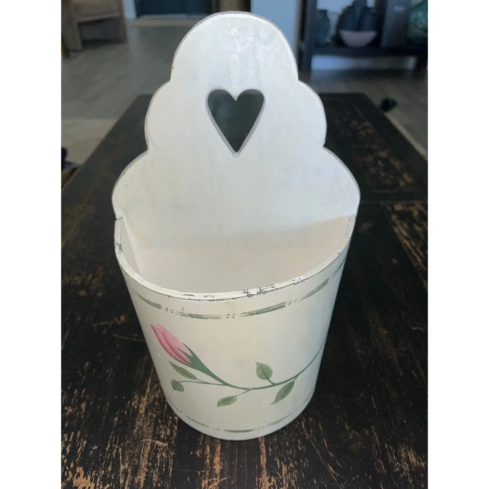 Vintage Wooden Wall Pocket Planter Heart Cutout Hand Painted Rosebud Cream 12.5